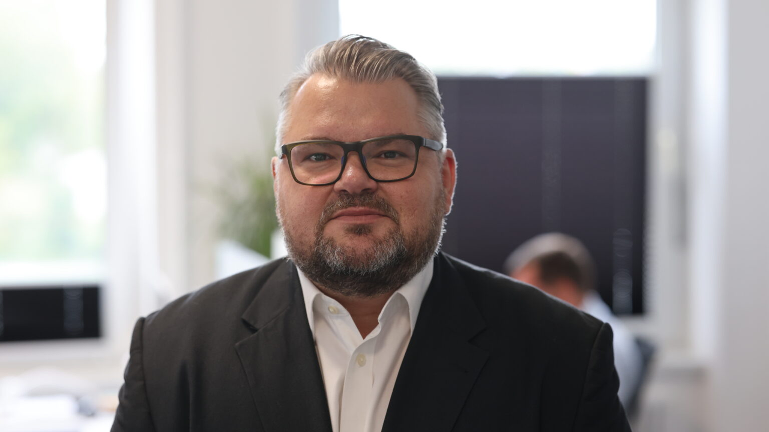 Andre Vernaleone – unabhängiger Energiemakler und Berater für Strom- und Gasverträge. Jetzt online Termin zur persönlichen Energieberatung und Kostenoptimierung vereinbaren.